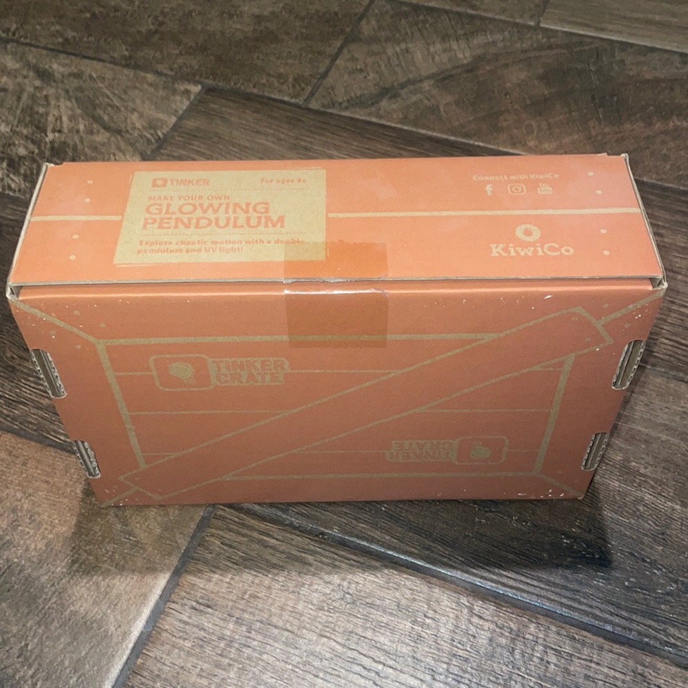 KiwiCo Tinker Crate - NEW - STEM Build Your Own - Glowing Pendulum - Age 9+